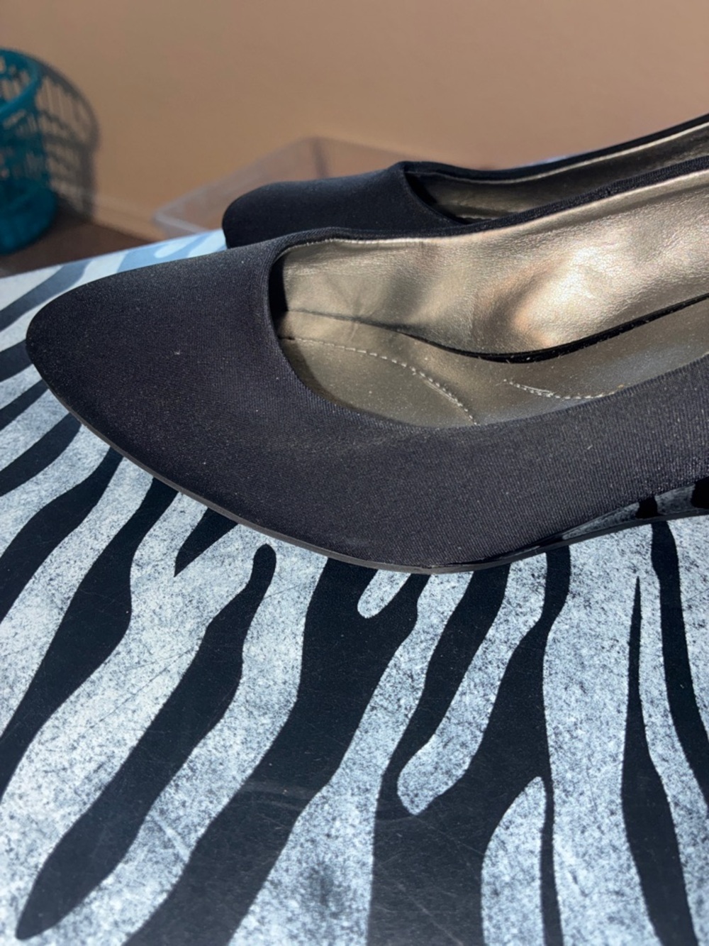 Classic Black Bandolino Women's Dress Pumps - Elegant Everyday Heels - Picture 5 of 16